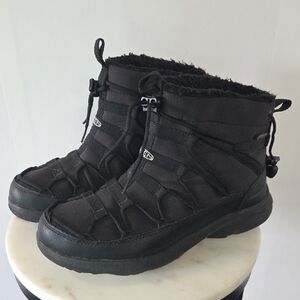 Keen Womens Black Waterproof Ankle Boots with Faux Fur Trim Size 9